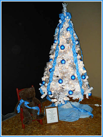 2011 Museum Christmas Tree by Callie and John Bowers
