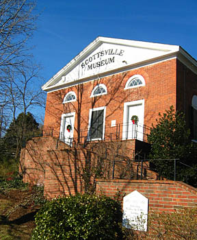 Scottsville Museum at Christmastime